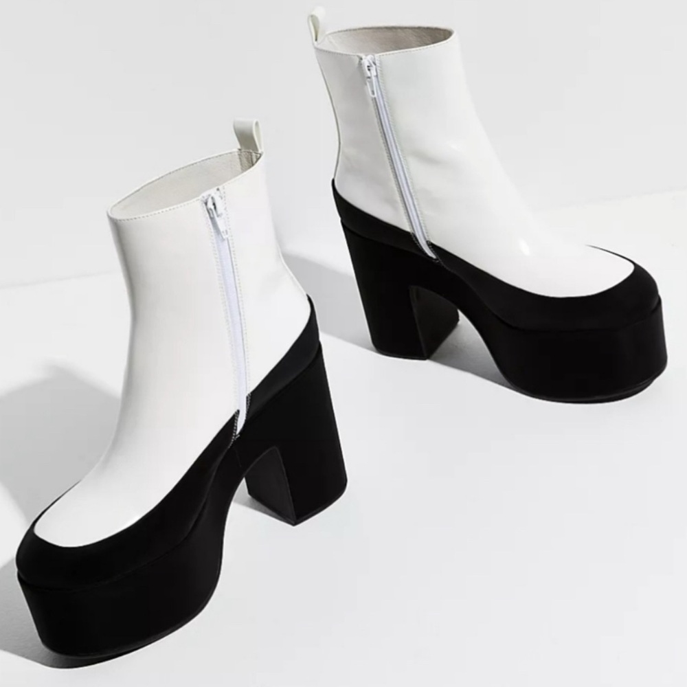 Double Dare Platform Boots by Jeffrey